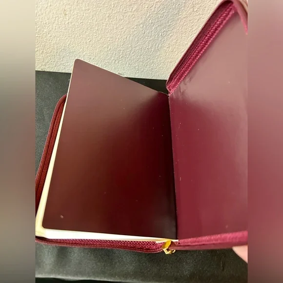 The Holy Bible Revised Standard Version Catholic Edition. Zipper Case Bible. - Picture 11 of 13